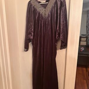 Vintage Charcoal Plum Velvet Kaftan ✨ Beaded Boho Witchy S/M